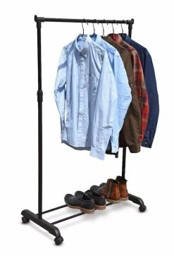 Day Vaateteline Musta Pyörillä 9 Day Vaateteline Musta Pyörillä -Anno Store 739043m1 1