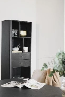 Rowico Fenwood Kirjahylly Musta -Anno Store Rowico Fenwood kirjahylly musta