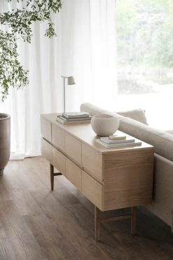 Rowico Moresby Senkki 160x40x75 Cm Valkopesty Tammi 12 Rowico Moresby Senkki 160x40x75 Cm Valkopesty Tammi -Anno Store Rowico moresby senkki 160x40x75 valkopesty tammi miljoo4