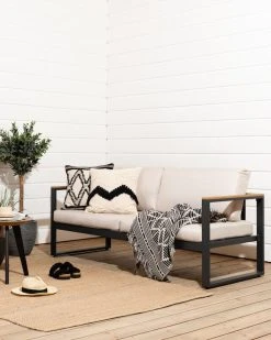 Veke Aava 3-istuttava Sohva Antrasiitti, Hiekka Pehmusteet 13 Veke Aava 3-istuttava Sohva Antrasiitti, Hiekka Pehmusteet -Anno Store aava sohva 3 istuttava kahdella tyynylla 8