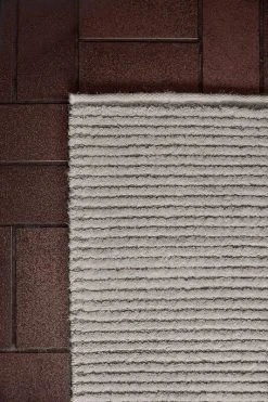 Anno Sammal Villamatto 70x140 Cm Luonnonvalkoinen/luonnonharmaa -Anno Store anno sammal villamatto lvaklharmaa2