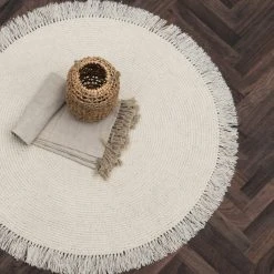 Fanni K Laavu Matto Harmaa 100cm -Anno Store fannik laavu pyorea matto luonnonvalkoinen2